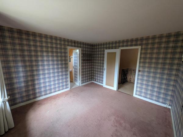 Safti-Benjamin Marcouiller vous propose : Maison 9 pièces.