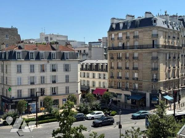 NEUILLY SUR SEINE - PLACE GOURAUD - 2/3 PIECES. 68 m². 4ème étage
