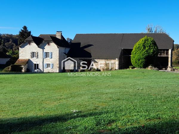 Corps de ferme magnifiquement rénové 140m2, 3 chambres, dépendance et terrain