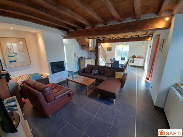 Corps de ferme magnifiquement rénové 140m2, 3 chambres, dépendance et terrain