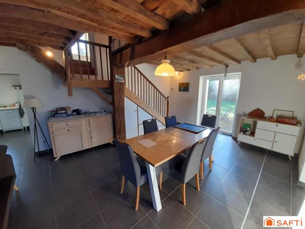 Corps de ferme magnifiquement rénové 140m2, 3 chambres, dépendance et terrain