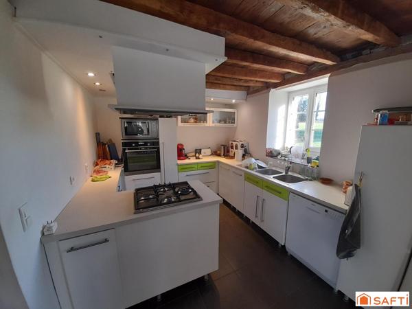 Corps de ferme magnifiquement rénové 140m2, 3 chambres, dépendance et terrain