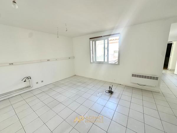 Maison Rochefort 5 pièce(s) 135.5 m2 223 000 € **  - Référence  HDO738