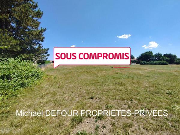 Bas-en-Basset 43210  terrain à bâtir de 700 m²