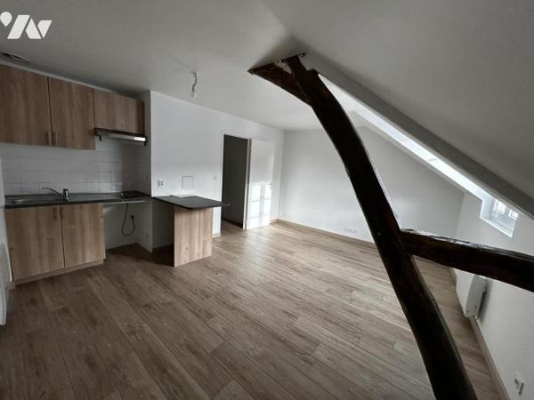 Studio lumineux avec parking – Rue Tudelle, Orléans