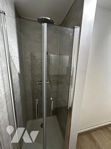 Studio lumineux avec parking – Rue Tudelle, Orléans