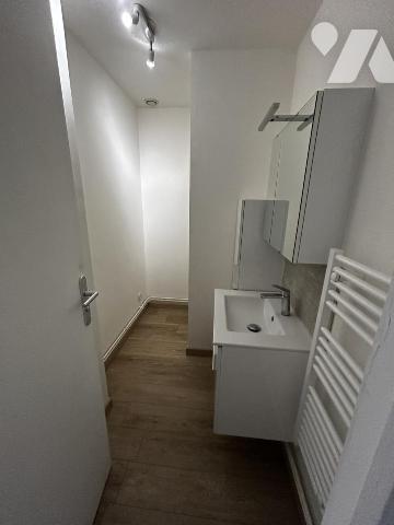 Studio lumineux avec parking – Rue Tudelle, Orléans