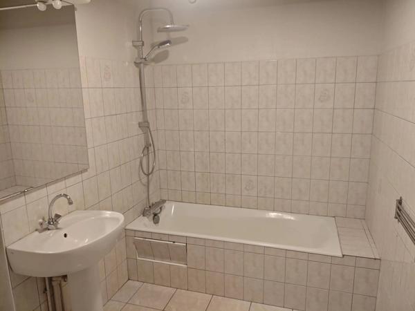 Grand appartement avec parking à Tours