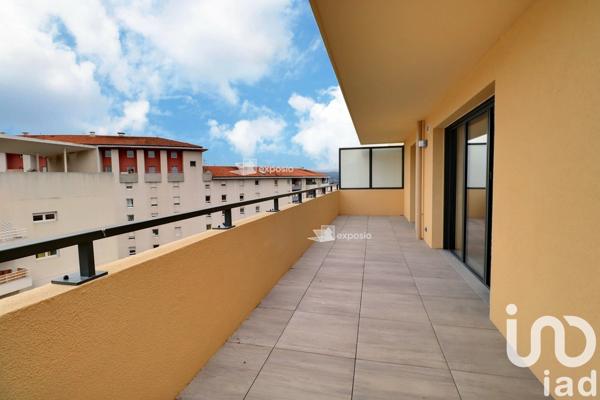 Appartement 4 pièces de 90 m² à Aix-en-Provence (13090)