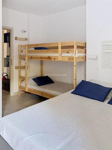 Vente                                                      Maison
                        
                     4 pièces                      90 m2                     à Calvi