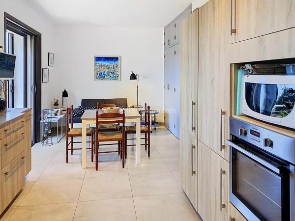 Vente                                                      Maison
                        
                     4 pièces                      90 m2                     à Calvi