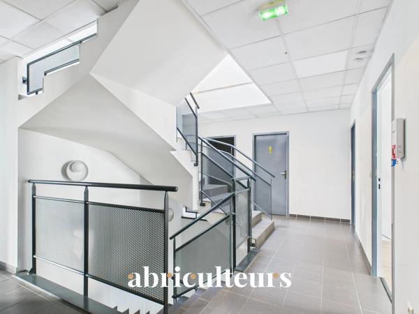 Bureau agile de 99m² (Divisibles à partir de 14m2) en vente au quartier Fondaudège à Bordeaux (33000)