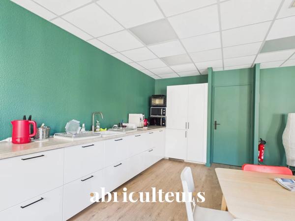 Bureau agile de 99m² (Divisibles à partir de 14m2) en vente au quartier Fondaudège à Bordeaux (33000)