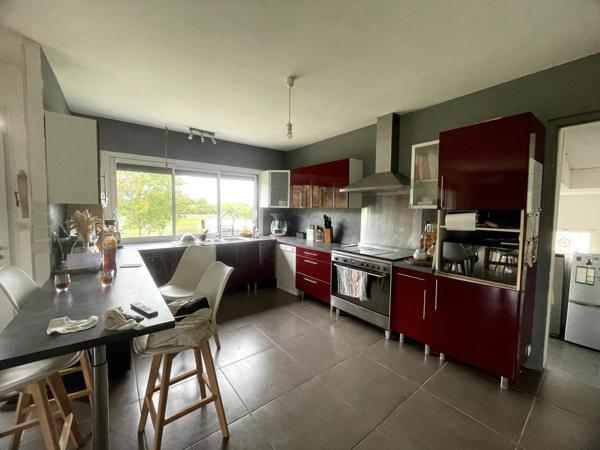 Maison 8 pièces, dépendances 500 m², grand terrain