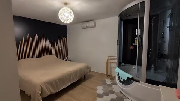 Maison 8 pièces, dépendances 500 m², grand terrain