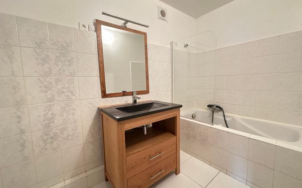 Appartement à louer    3 pièces • 77,09 m2 Nîmes