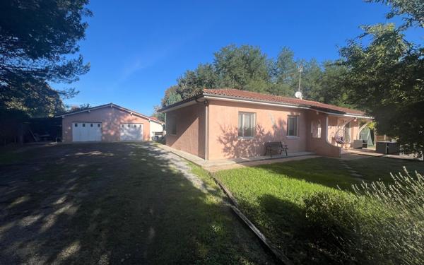 Maison à vendre    4 pièces •  Roquefort