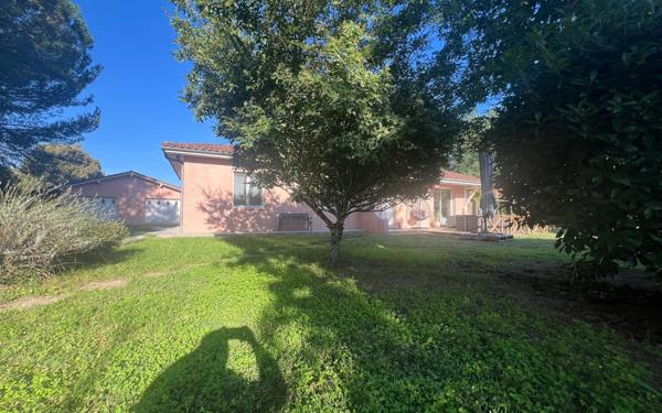 Maison à vendre    4 pièces •  Roquefort