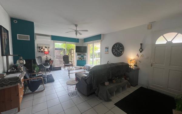 Maison à vendre    4 pièces •  Roquefort