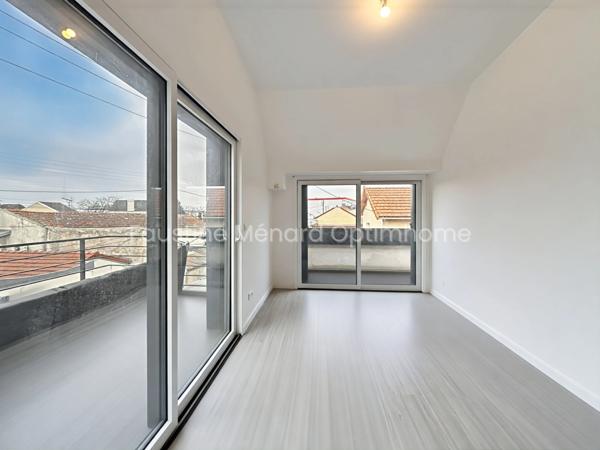 EXCLUSIVITE - 76 m², dernier étage rénové avec extérieur, parking sécurisé et cave - 15mn de Paris