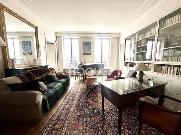 Paris III- Enfant Rouge : Appartement 5 pièces - 125m²