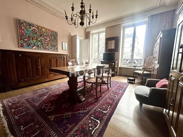 Paris III- Enfant Rouge : Appartement 5 pièces - 125m²