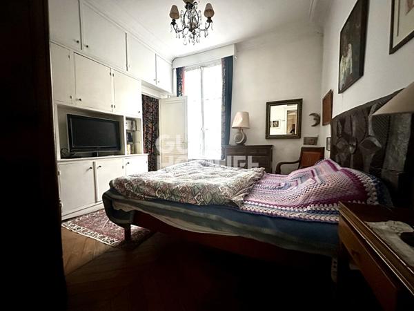 Paris III- Enfant Rouge : Appartement 5 pièces - 125m²