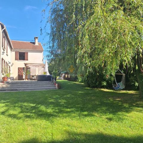 Vente                                                      Maison
                        
                     5 pièces                      150 m2                     à Faremoutiers