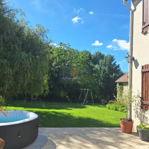 Vente                                                      Maison
                        
                     5 pièces                      150 m2                     à Faremoutiers