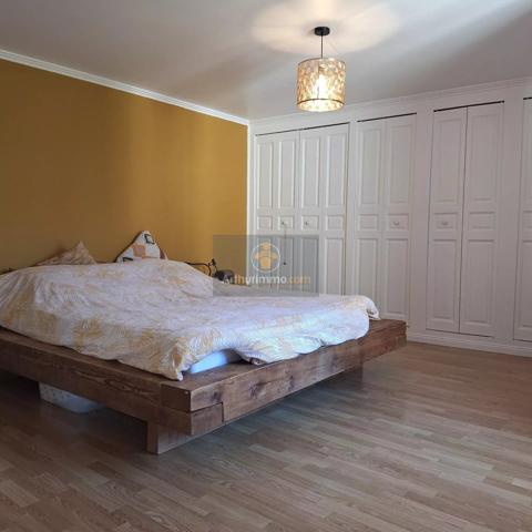 Vente                                                      Maison
                        
                     5 pièces                      150 m2                     à Faremoutiers