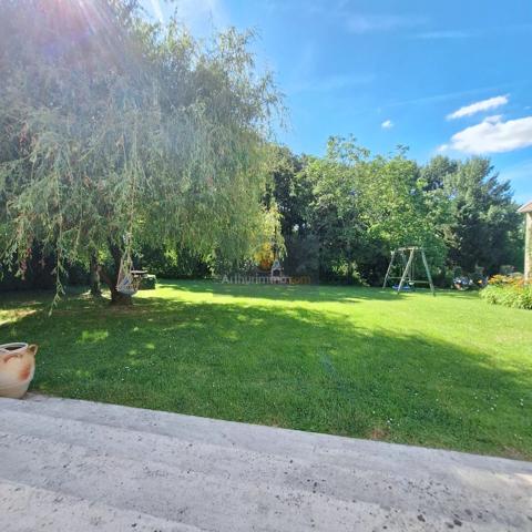 Vente                                                      Maison
                        
                     5 pièces                      150 m2                     à Faremoutiers