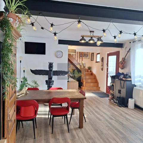Vente                                                      Maison
                        
                     5 pièces                      150 m2                     à Faremoutiers