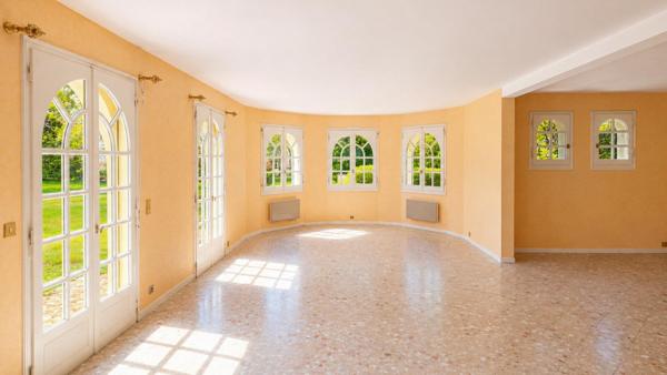 Maison à TRANGE, 72650 - 10 pièces 265m²