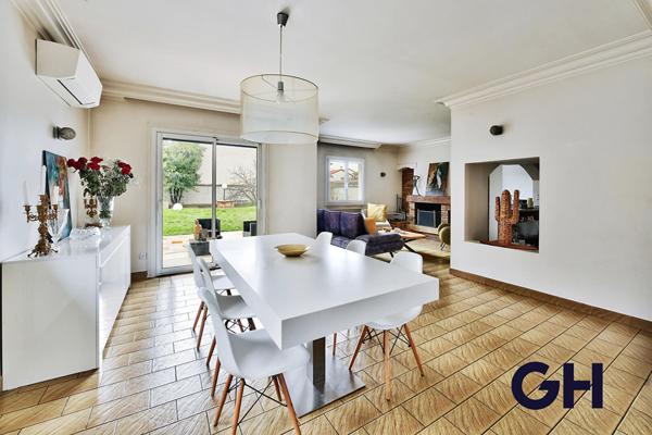 Secteur résidentiel - Maison 6 pièces 185m2 - Villeurbanne