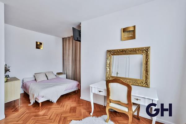 Secteur résidentiel - Maison 6 pièces 185m2 - Villeurbanne