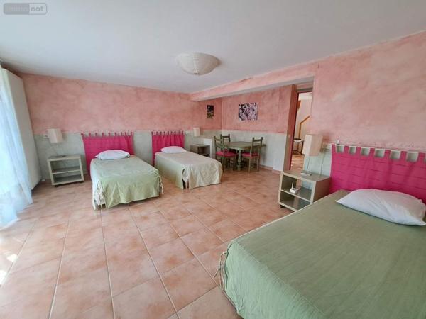 Propriete à vendre à Livré la Touche en Mayenne (53400), ref : 076/2711-GIL