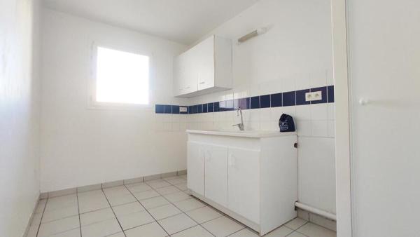 Appartement à louer 4 pièces 81.25m²