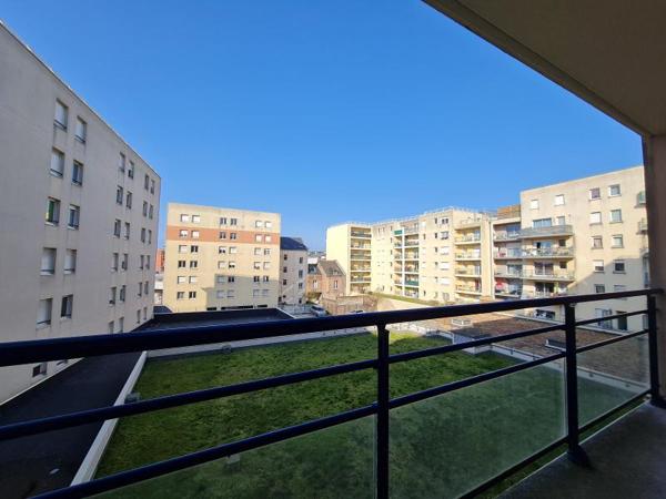 Appartement à louer 4 pièces 81.25m²