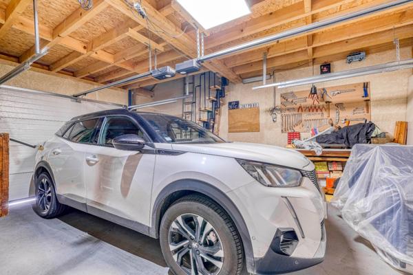 Christophe Michaudelle – CAPIFRANCE - vous propose à JUILLY : maison - 7 pièces - 175 m² - 5 chambres - grandes pièces de vie avec véranda - 2 pièces d'eau - dressing - buanderie - garage et stationne