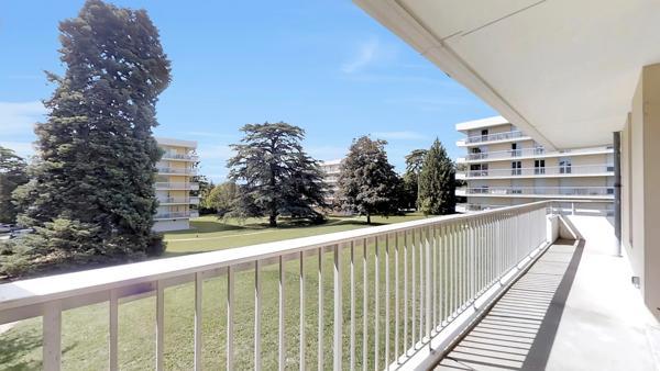 Appartement familial T5 rénové avec grand balcon – Résidence arborée – Lyon 9e Saint-Rambert