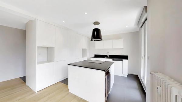 Appartement familial T5 rénové avec grand balcon – Résidence arborée – Lyon 9e Saint-Rambert