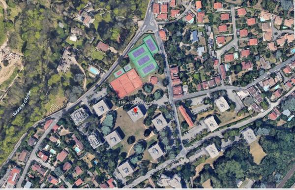 Appartement familial T5 rénové avec grand balcon – Résidence arborée – Lyon 9e Saint-Rambert