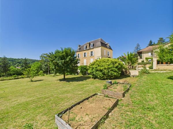 Immeuble de Rapport Multi-Unités à Haut Rendement — Appartements & Garages | Sarlat-la-Canéda, Dordogne