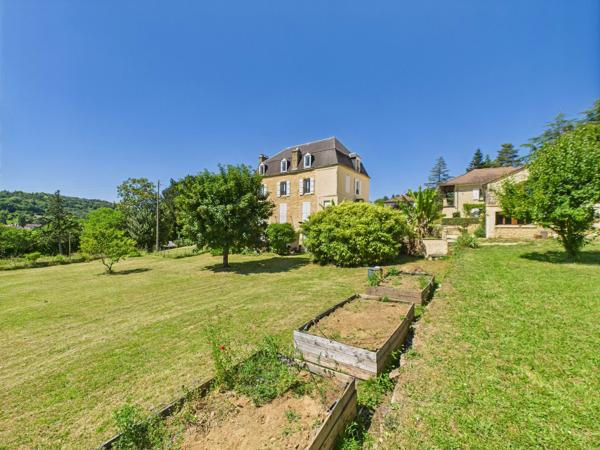 Immeuble de Rapport Multi-Unités à Haut Rendement — Appartements & Garages | Sarlat-la-Canéda, Dordogne