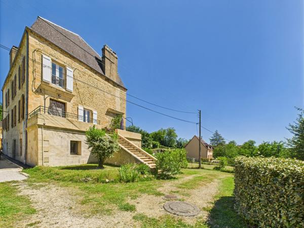 Immeuble de Rapport Multi-Unités à Haut Rendement — Appartements & Garages | Sarlat-la-Canéda, Dordogne