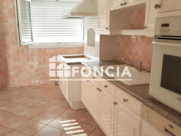 Location Appartement 3 pièces 76 m² - Toulon 83100