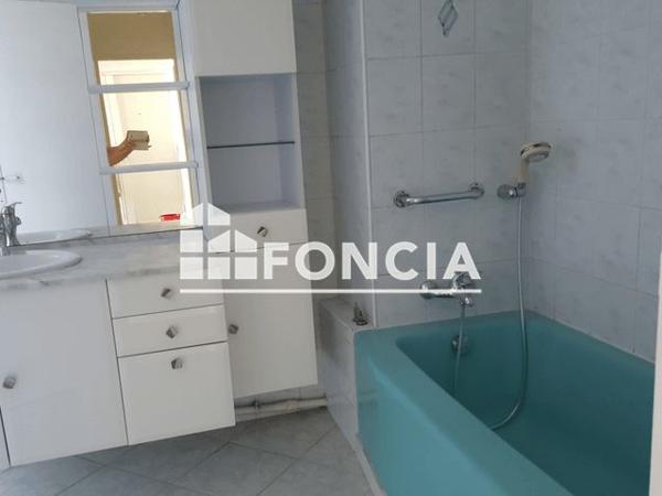 Location Appartement 3 pièces 76 m² - Toulon 83100