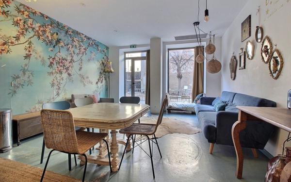 Appartement à vendre    1 pièce •  Marseille 1