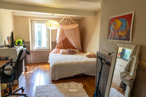 BOUC BEL AIR  MAISON DE VILLE AVEC 2 TERRASSES  90 M²  370 000 