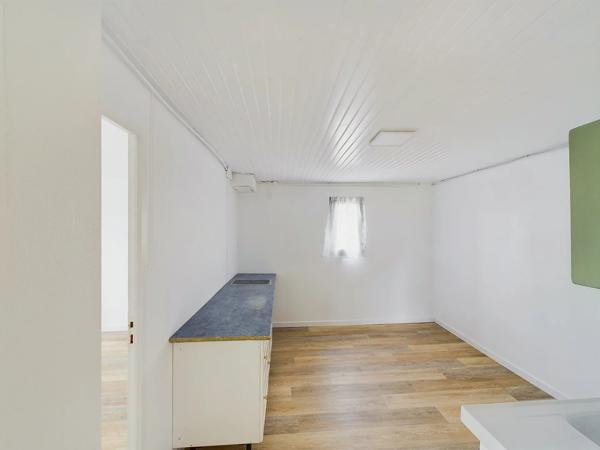 Charmante maison rénovée, avec un grand jardin - à pied des commerces